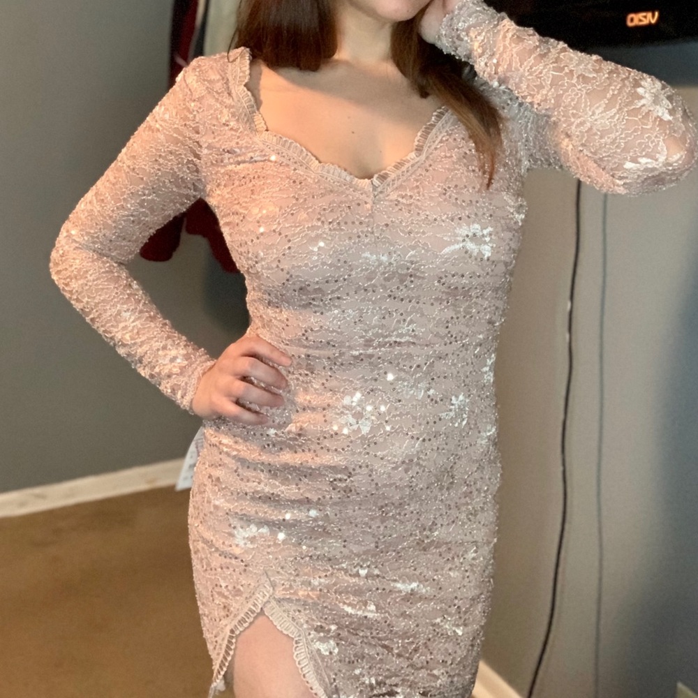 CAMILLE LA VIE • Mini Lace Dress